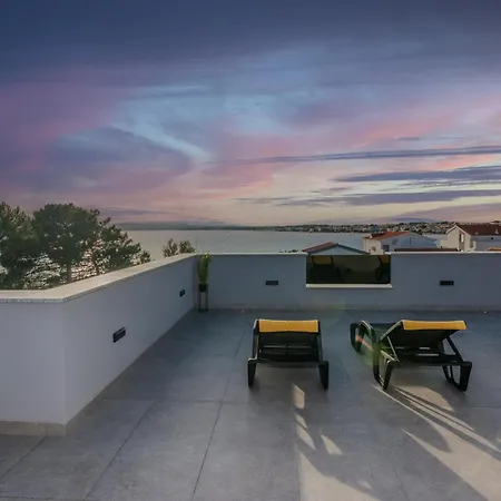 アパート Fil Cosic